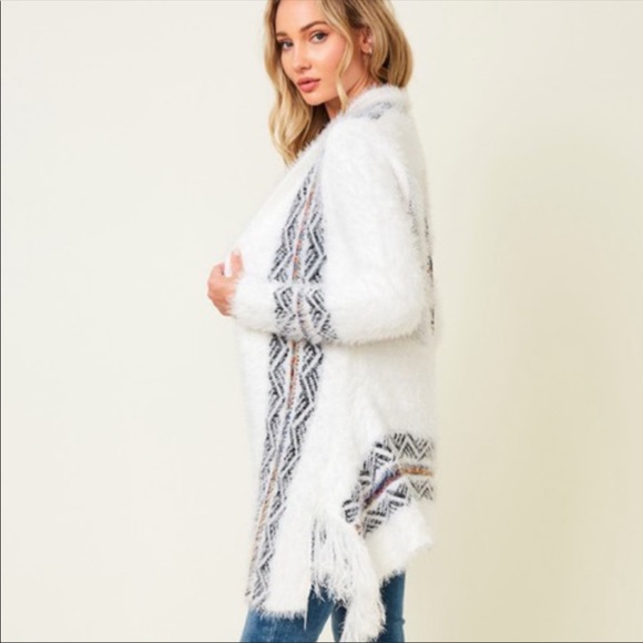 Aztec Tribal Pattern White Fuzzy Cardigan NWT - Picture 2 of 6